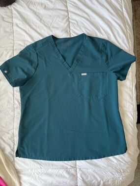 Women’s FIGS Caribbean Blue Catarina One-Pocket Scrub Top Sz. XL